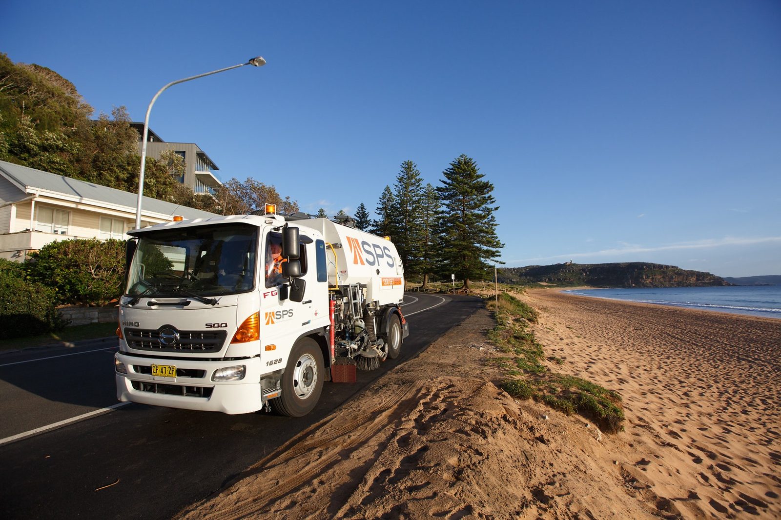 SPS street sweeper on a beachside road on Sydney’s Northern Beaches